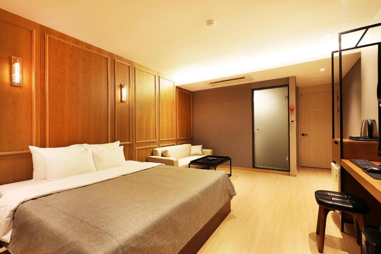 סאונגנאם Gloria Hotel מראה חיצוני תמונה